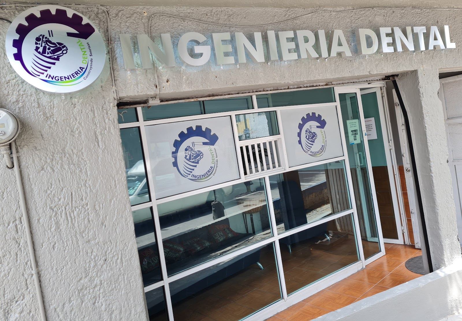 Fachada de Ingeniería Dental